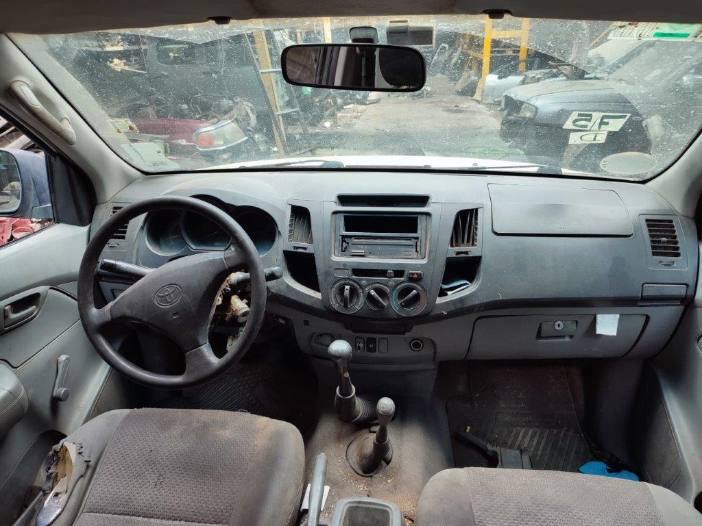  Toyota HILUX 2006    EN DESARME